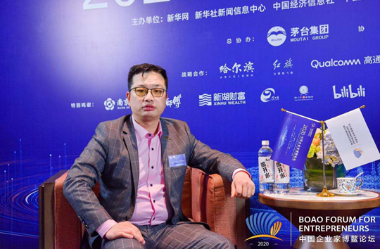 何鋒：企業要加快新舊動能轉化 實現穩增長和防風險長期均衡