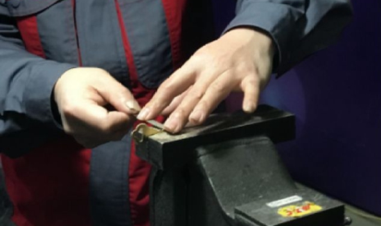 徒手配鑰匙、冰火焊鋼管&hellip;&hellip;這些航天工匠們的超群技藝令人嘆服！