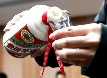 茅臺跌?；蚺c反腐風暴有關