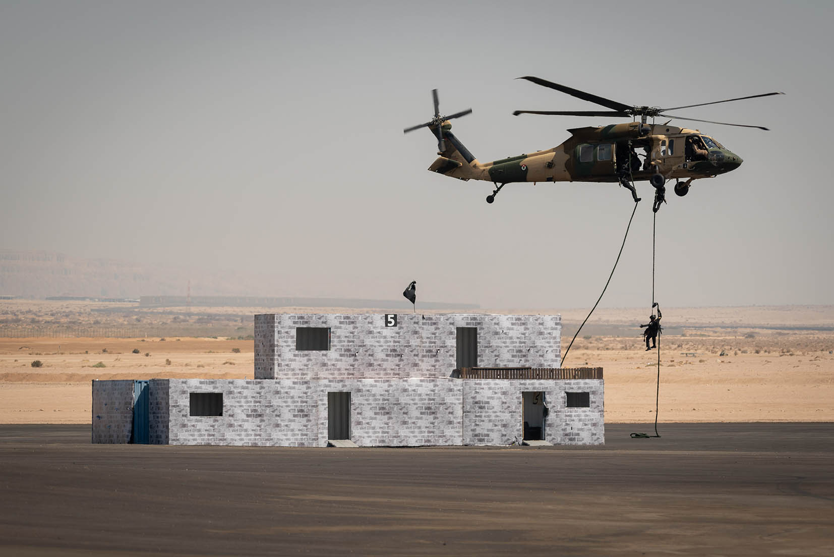 特種作戰以“智”取勝