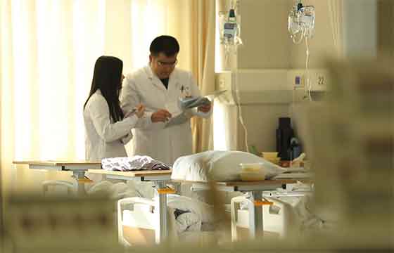 致敬偉大改革｜對話40年，講述身邊的健康故事（第五集）&mdash;&mdash;小醫(yī)院不再門可羅雀，大醫(yī)院不再&ldquo;戰(zhàn)時狀態(tài)&rdquo;