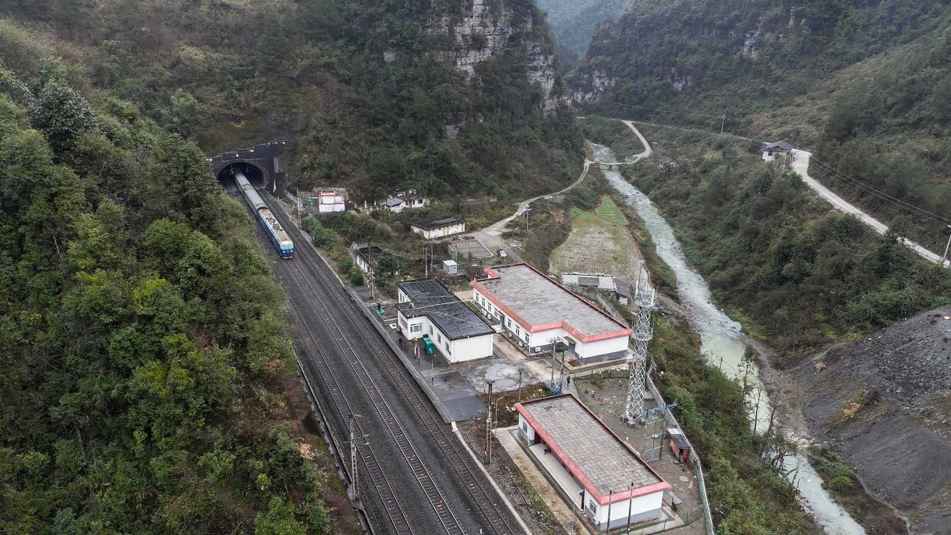 【顯影中國】春運里的&ldquo;咽喉小站&rdquo;