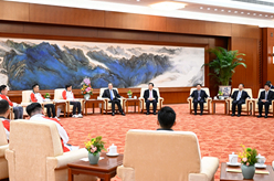 丁薛祥會(huì)見&ldquo;港澳青年看祖國&rdquo;各界港澳青年代表交流團(tuán)