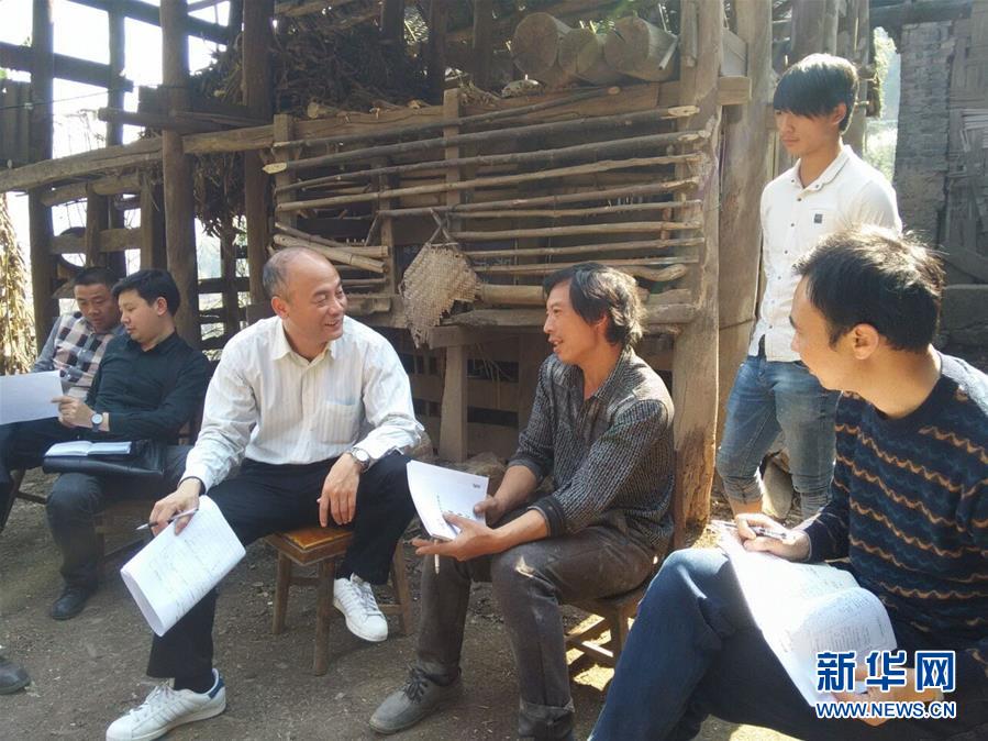 （新華全媒頭條&middot;十九大特別報道&middot;圖文互動）（12）再塑黨的形象的偉大工程&mdash;&mdash;中國共產黨自身建設的五年探索之路