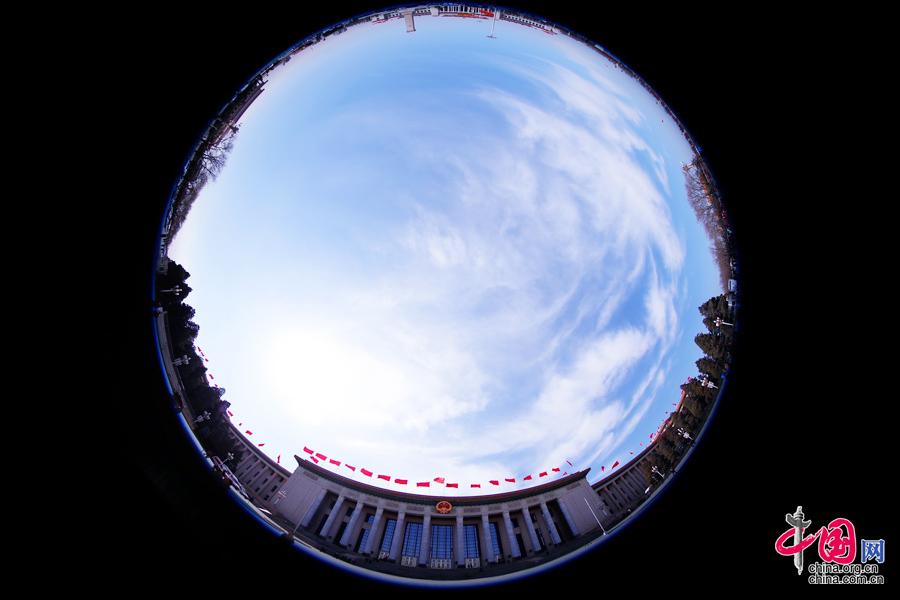  人民大會堂、天安門廣場、人民英雄紀念碑外部全景。中國網 鄭亮攝