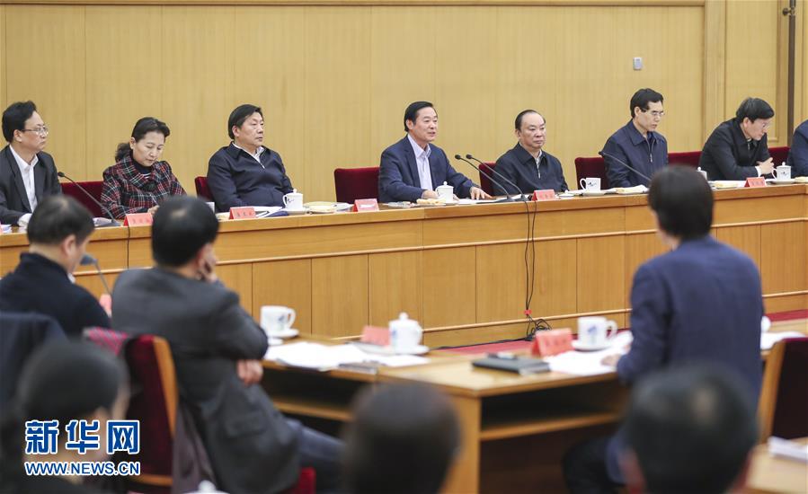 3月17日,中共中央政治局委員、中央書記處書記、中宣部部長劉奇葆在北京出席中華優(yōu)秀傳統(tǒng)文化傳承發(fā)展工作座談會。 新華社記者丁林?jǐn)z 3月17日,中共中央政治局委員、中央書記處書記、中宣部部長劉奇葆在北京出席中華優(yōu)秀傳統(tǒng)文化傳承發(fā)展工作座談會。 新華社記者丁林?jǐn)z