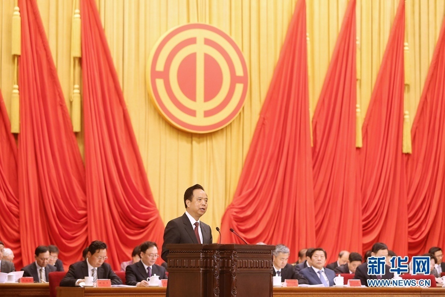 4月27日，慶祝&ldquo;五一&rdquo;國際勞動節(jié)暨全國五一勞動獎和全國工人先鋒號表彰大會在北京人民大會堂舉行。中共中央政治局委員、中華全國總工會主席李建國出席大會并講話。新華社記者 才揚(yáng) 攝 