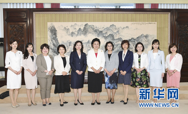 　　7月12日，國務院副總理劉延東在北京會見以日本自民黨前總務會長野田圣子為首的日本執政黨女國會議員代表團一行。 新華社記者 高潔 攝