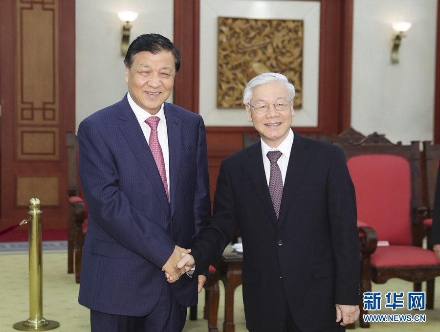 應(yīng)越南共產(chǎn)黨邀請(qǐng)，中共中央政治局常委、中央書(shū)記處書(shū)記劉云山9月18日至19日對(duì)越南進(jìn)行正式訪問(wèn)。這是9月18日，劉云山在河內(nèi)會(huì)見(jiàn)越共中央總書(shū)記阮富仲。 新華社記者 丁林 攝