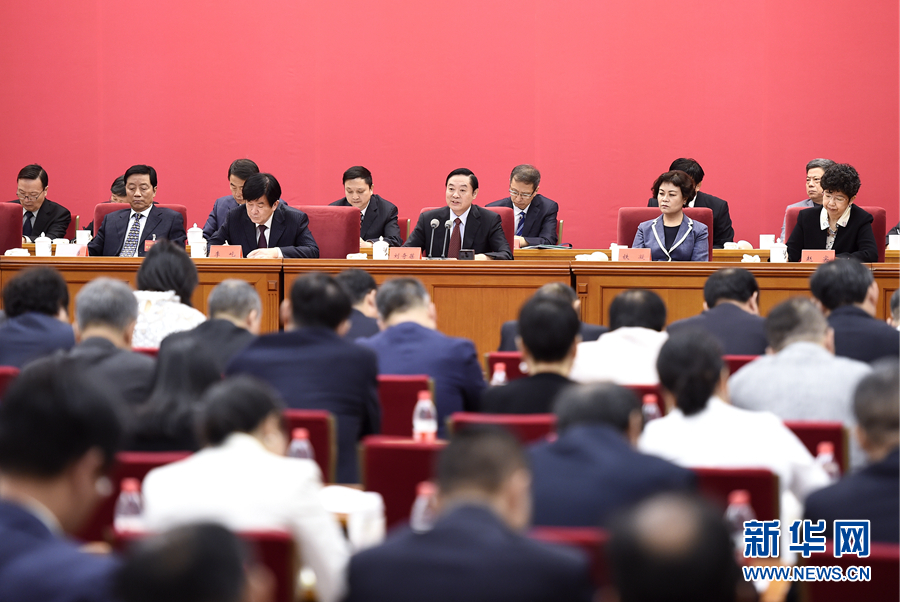 9月20日,中國電視藝術家協會第六次全國代表大會在北京召開。中共中央政治局委員、中央書記處書記、中宣部部長劉奇葆出席開幕式并講話。新華社記者 燕雁 攝 9月20日,中國電視藝術家協會第六次全國代表大會在北京召開。中共中央政治局委員、中央書記處書記、中宣部部長劉奇葆出席開幕式并講話。新華社記者 燕雁 攝