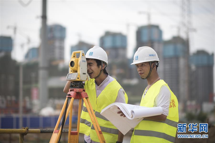（新時代奮斗者&middot;圖文互動）（2）當一群&ldquo;90后&rdquo;與工地相遇&mdash;&mdash;記奮戰在軍運會工地上的90后新農民工