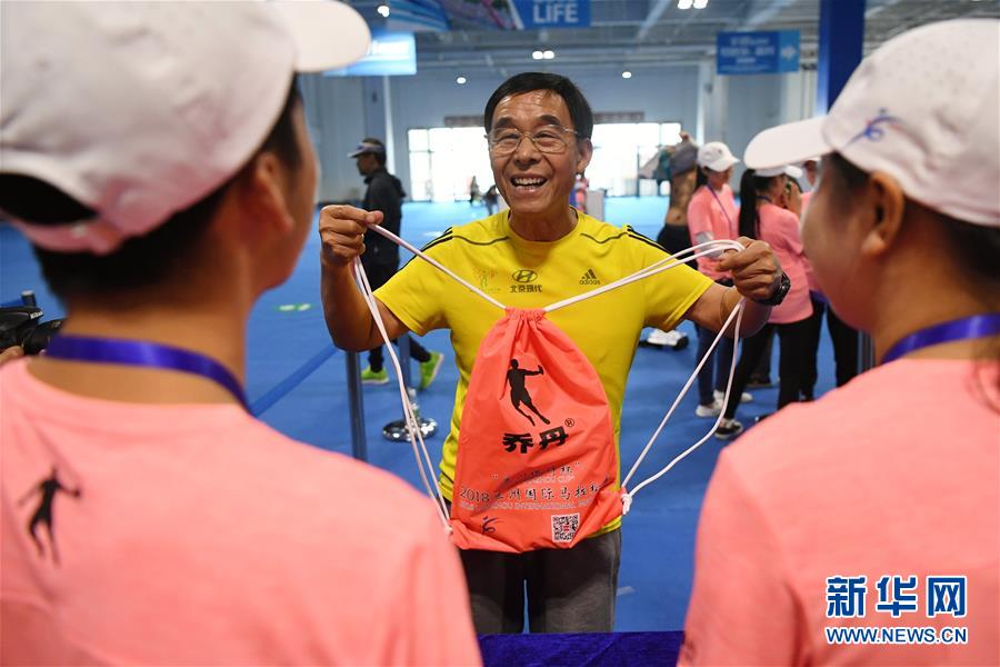 （體育&middot;圖片故事）（6）&ldquo;百馬&rdquo;老人的跑步人生