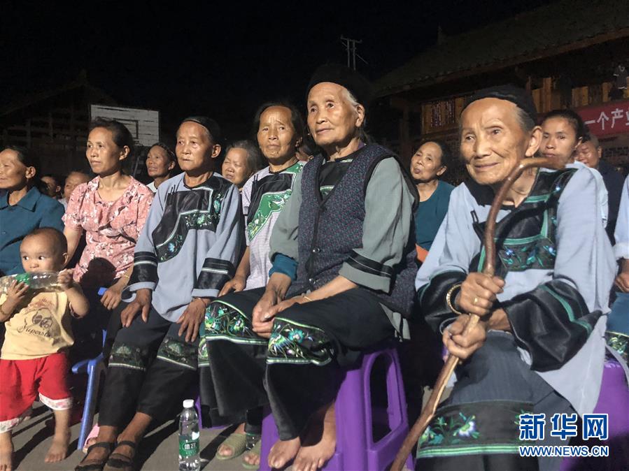 （新華全媒頭條&middot;圖文互動）（4）安吉白茶奔向扶貧一線&mdash;&mdash;浙江黃杜村農民黨員先富幫后富向貧困地區捐贈&ldquo;扶貧苗&rdquo;