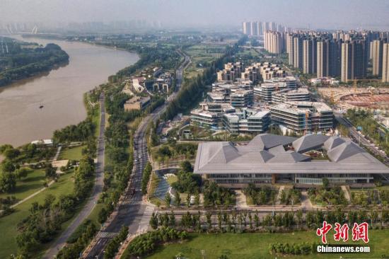 8月9日，航拍南京江心洲新加坡&middot;南京生態科技島。 <a target='_blank' >中新社</a>記者 泱波 攝