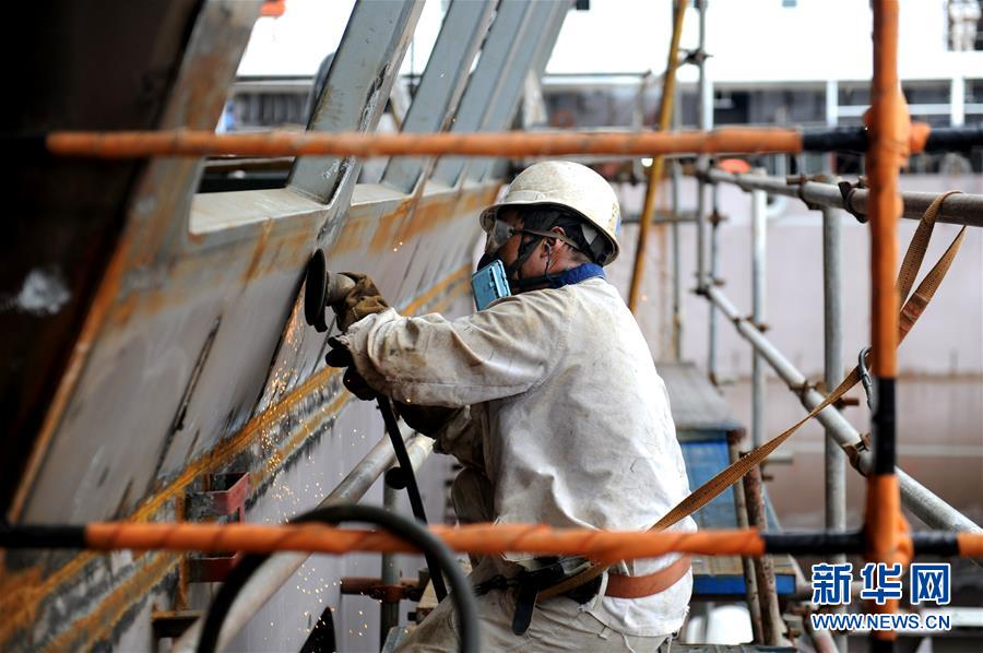 （圖文互動(dòng)）（2）我國第一艘自主建造的極地科考破冰船&ldquo;雪龍2&rdquo;號(hào)雄姿初現(xiàn) 