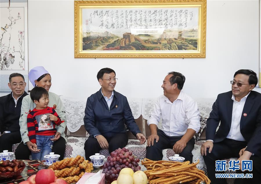 (時(shí)政)曹建明率中央代表團(tuán)四分團(tuán)在銀川看望慰問各族各界干部群眾