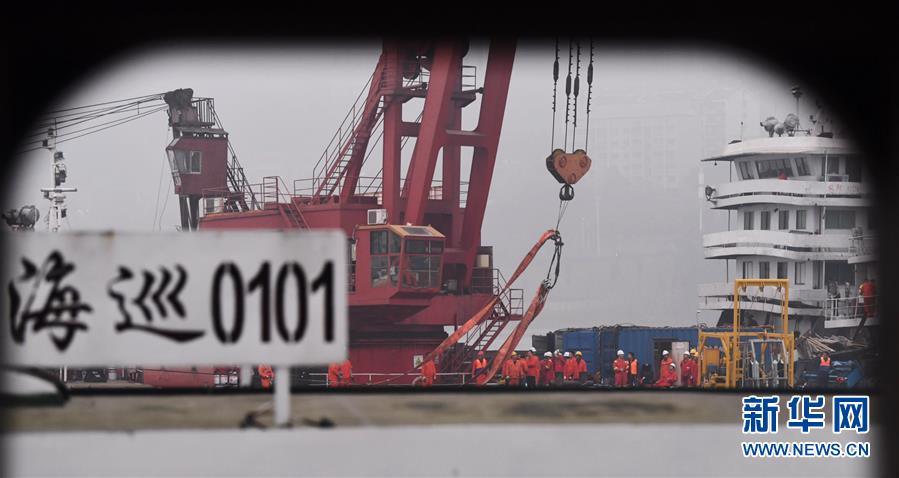 （重慶公交車墜江事故&middot;后續）（5）重慶萬州墜江公交車按計劃今晚將被打撈出水