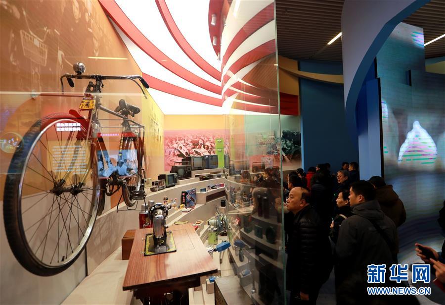 (社會(huì))(3)“偉大的變革——慶祝改革開(kāi)放40周年大型展覽”累計(jì)參觀人數(shù)突破百萬(wàn)