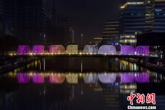 浙江寧波現多座&ldquo;星光橋&rdquo;光影流動如墜夢境