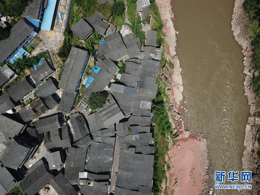 （新華全媒頭條&middot;圖文互動(dòng)）（11）新華社評(píng)論員：向著更加壯闊的航程&mdash;&mdash;致敬改革開放40周年