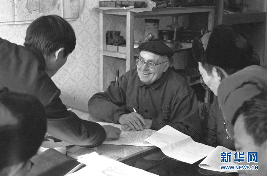 （圖文互動）（2）為發展和進步，與中國攜手同行&mdash;&mdash;中國改革友誼獎章獲得者群像 