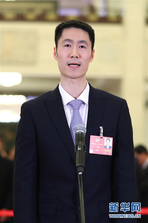 （兩會&middot;XHDW）（10）全國政協委員接受采訪