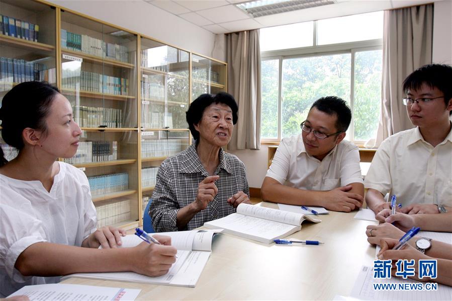 （改革先鋒風采&middot;圖文互動）（2）于漪：站上講臺就是生命在歌唱 