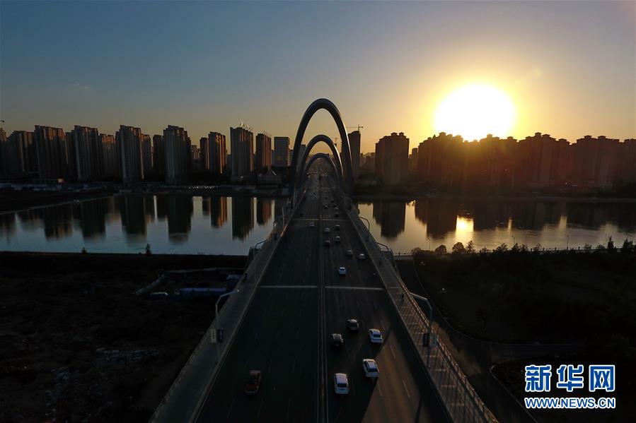 （在習近平新時代中國特色社會主義思想指引下&mdash;&mdash;新時代新作為新篇章&middot;圖文互動）（2）煤都之藍 大同大不同