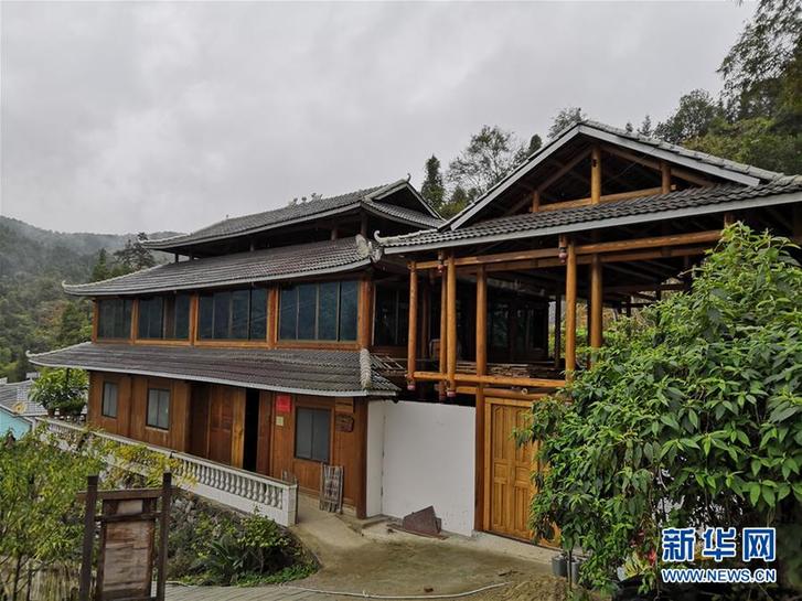 （新春走基層&middot;圖文互動(dòng)）（1）八平方米&ldquo;蝸居&rdquo;變身苗家客棧&mdash;&mdash;苗家&ldquo;花姐&rdquo;的脫貧故事