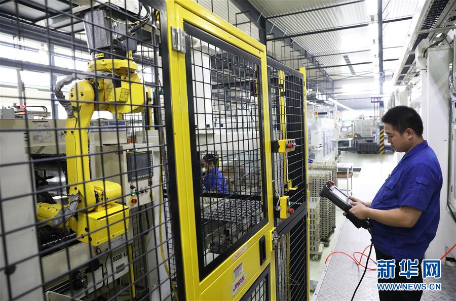 （兩會前夕看落實&middot;圖文互動）（3）春風涌動兩江潮&mdash;&mdash;重慶落實習近平總書記全國兩會重要講話精神紀實