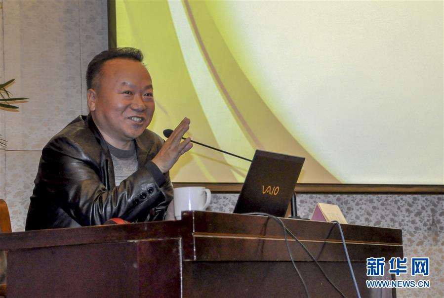 （新華全媒頭條&middot;圖文互動(dòng)）（1）一堂特殊而難忘的思政課&mdash;&mdash;習(xí)近平總書(shū)記主持召開(kāi)學(xué)校思想政治理論課教師座談會(huì)側(cè)記