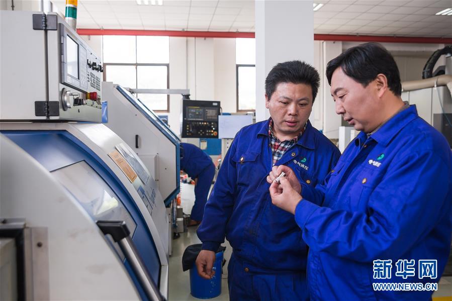 （新華全媒頭條&middot;愛(ài)國(guó)情 奮斗者&middot;圖文互動(dòng)）（10）致敬，為祖國(guó)獻(xiàn)身的英雄！