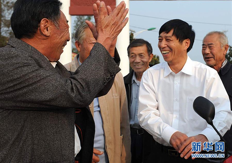 （新華全媒頭條&middot;愛(ài)國(guó)情 奮斗者&middot;圖文互動(dòng)）（12）致敬，為祖國(guó)獻(xiàn)身的英雄！