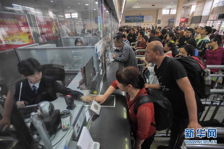 （社會(huì)）（1）長(zhǎng)沙火車(chē)站迎來(lái)&ldquo;五一&rdquo;假期返程高峰