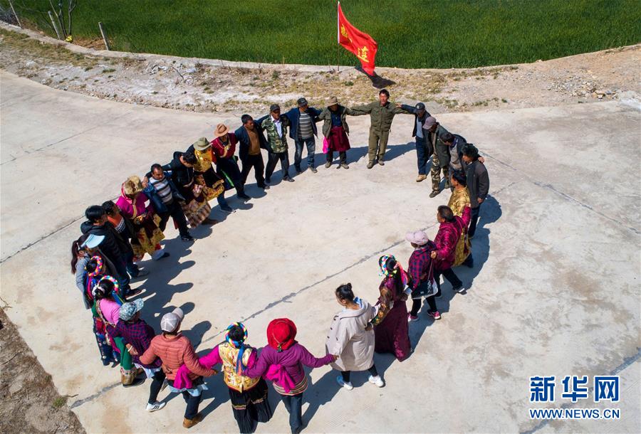 （新華全媒頭條&middot;圖文互動）（2）藏區&ldquo;感恩連&rdquo;
