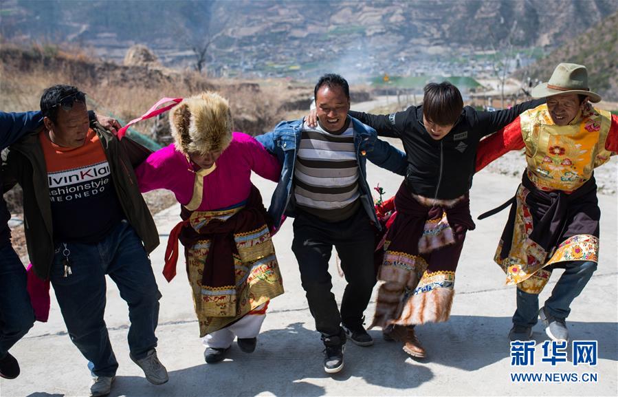 （新華全媒頭條&middot;圖文互動）（5）藏區&ldquo;感恩連&rdquo;