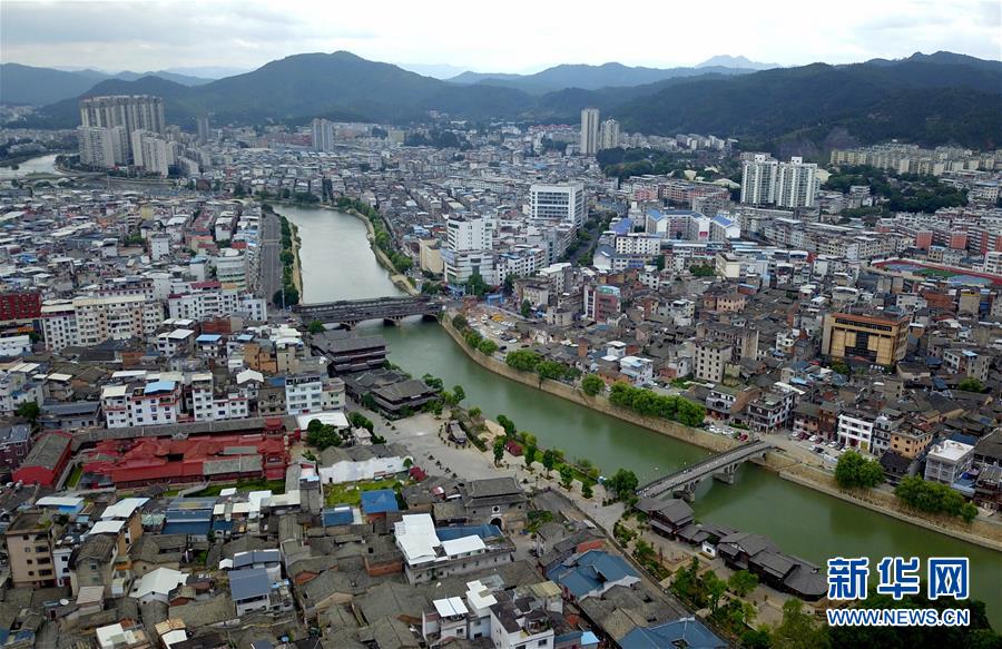 （新華全媒頭條&middot;不忘初心、牢記使命&mdash;&mdash;記者再走長征路&middot;圖文互動）（3）風展紅旗如畫&mdash;&mdash;來自長征出發(fā)地長汀、寧化的紅色信仰報告 