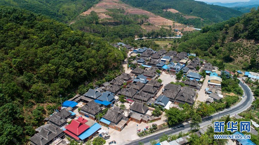 （圖文互動）（8）從&ldquo;最后定族&rdquo;到&ldquo;率先脫貧&rdquo;&mdash;&mdash;我國第56個民族基諾族脫貧記事