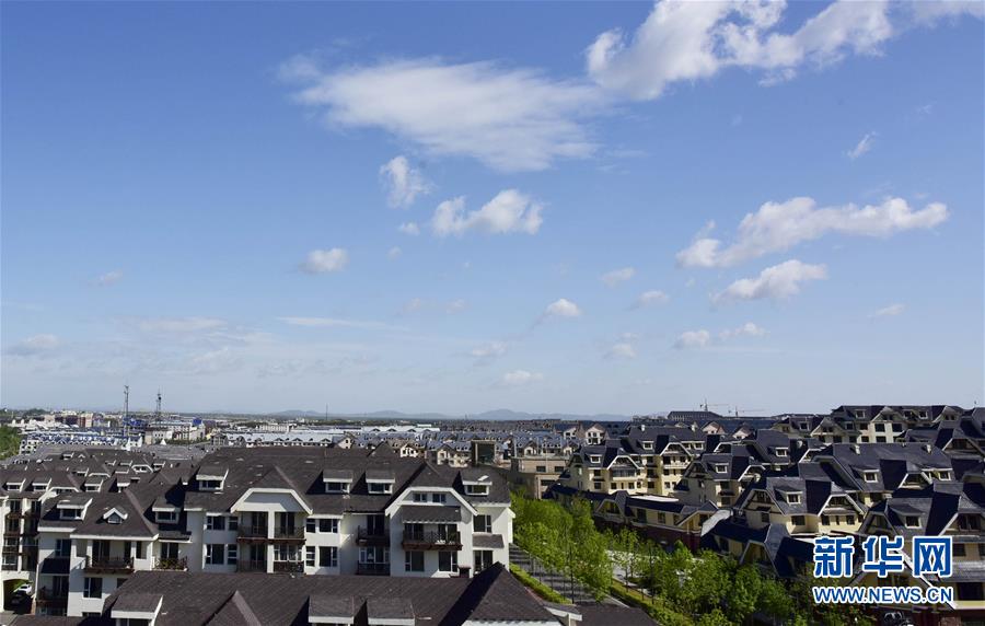 （在習(xí)近平新時(shí)代中國特色社會(huì)主義思想指引下&mdash;&mdash;新時(shí)代新作為新篇章&middot;圖文互動(dòng)）（1）在這里，遇見&ldquo;詩和遠(yuǎn)方&rdquo;&mdash;&mdash;長白山下&ldquo;第一鎮(zhèn)&rdquo;的全域旅游實(shí)踐