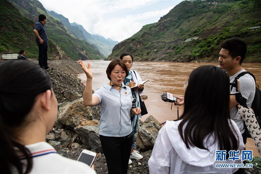 （新華全媒頭條&middot;壯麗70年&middot;奮斗新時(shí)代&mdash;&mdash;記者再走長征路&middot;圖文互動(dòng)）（6）前進(jìn)，向著光明的方向&mdash;&mdash;尋訪金沙江畔紅色印記