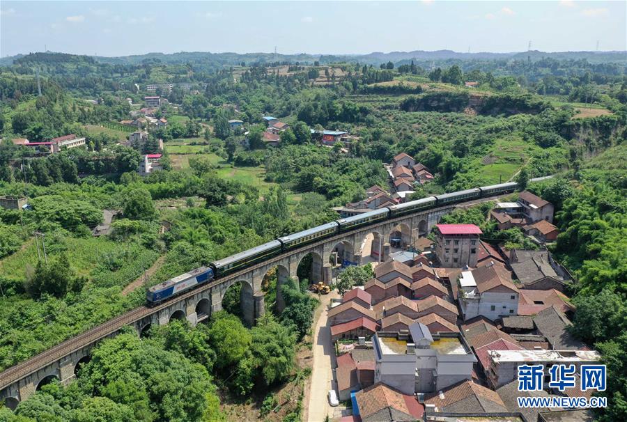 （壯麗70年&middot;奮斗新時代&mdash;&mdash;共和國發展成就巡禮&middot;圖文互動）（3）治蜀往事激越 興川今朝豪邁&mdash;&mdash;新中國成立70年四川發展巡禮