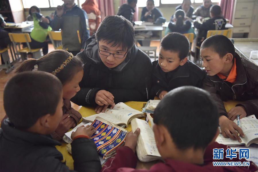 （不忘初心、牢記使命&middot;圖文互動）（4）青春之花綻放五千米云端&mdash;&mdash;記扎根海拔最高縣小學教師夫妻杜安東、曹曉花