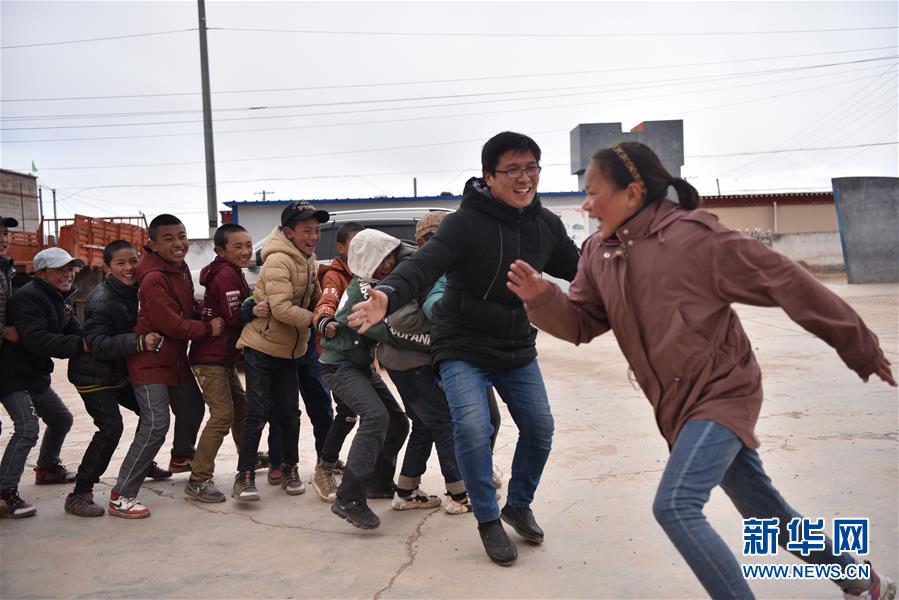 （不忘初心、牢記使命&middot;圖文互動）（7）青春之花綻放五千米云端&mdash;&mdash;記扎根海拔最高縣小學教師夫妻杜安東、曹曉花