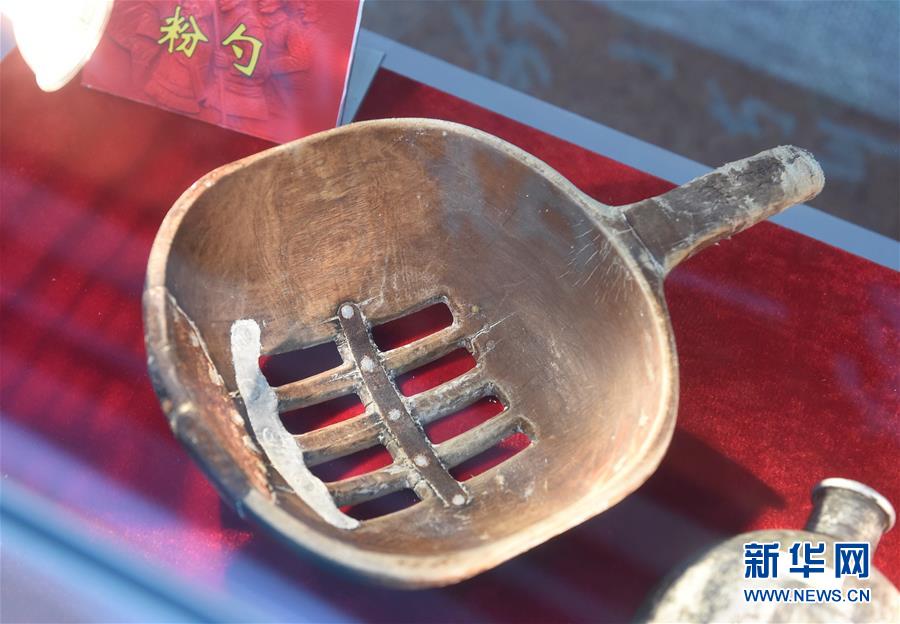 （壯麗70年&middot;奮斗新時(shí)代&mdash;&mdash;記者再走長征路&middot;圖文互動）（5）一根粉條里的初心