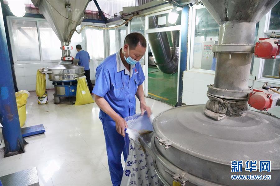 （在習近平新時代中國特色社會主義思想指引下&mdash;&mdash;新時代新作為新篇章&middot;總書記關(guān)心的百姓身邊事&middot;圖文互動）（2）大污染變身&ldquo;大寶藏&rdquo;：治理畜禽糞污，他們這樣干！