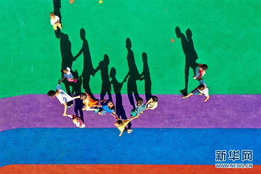 （在習近平新時代中國特色社會主義思想指引下&mdash;&mdash;新時代新作為新篇章&middot;總書記關心的百姓身邊事&middot;圖文互動）（3）特別的愛，給特別的你&mdash;&mdash;特殊教育的別樣風景