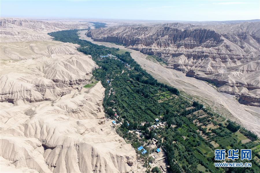 （決戰(zhàn)決勝脫貧攻堅&middot;圖文互動）（4）拋在舊鄉(xiāng)的&ldquo;火墻&rdquo;&mdash;&mdash;新疆易地扶貧搬遷安置點見聞