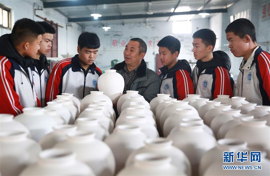 （壯麗70年&middot;奮斗新時代&mdash;&mdash;共和國發展成就巡禮&middot;圖文互動）（3）優先發展 奠基未來&mdash;&mdash;共和國教育事業發展成就巡禮