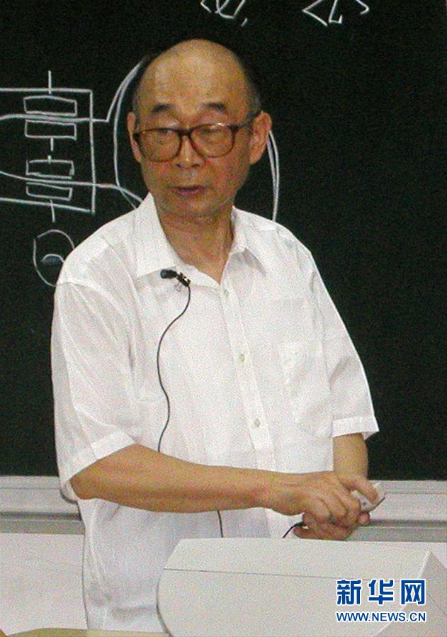 (愛國(guó)情 奮斗者·圖文互動(dòng))(3)永不停轉(zhuǎn)的“陀螺”——追記中國(guó)工程院院士、國(guó)防科技大學(xué)教授高伯龍