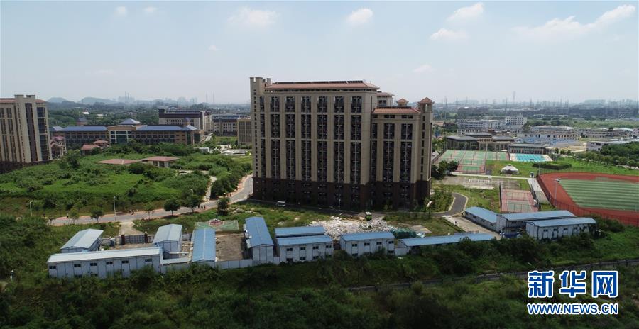 （在習近平新時代中國特色社會主義思想指引下&mdash;&mdash;新時代新作為新篇章&middot;圖文互動）（1）&ldquo;我們給火箭做減重&rdquo;&mdash;&mdash;高校科技創新進行時